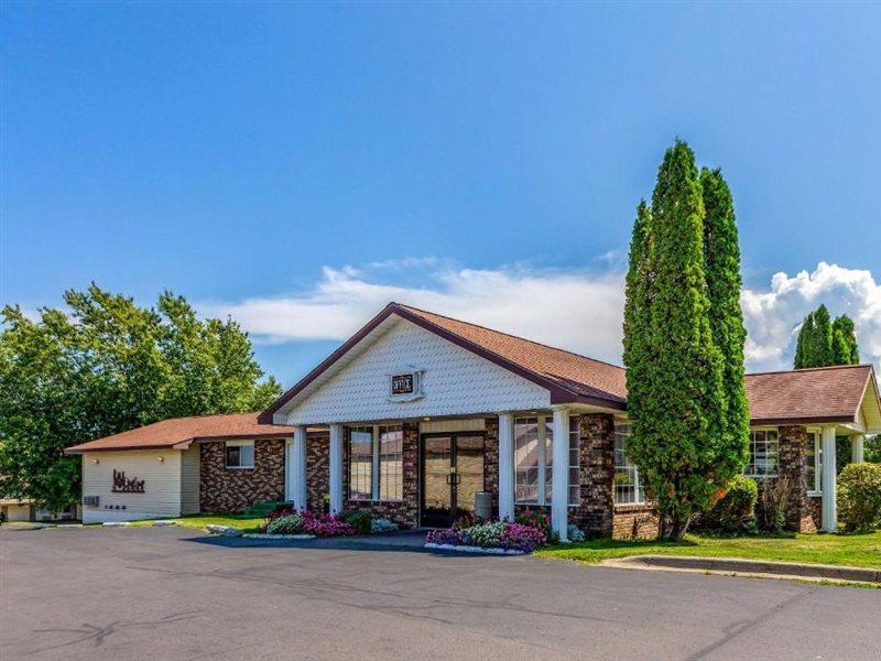 Quality Inn Lakefront Saint Ignace Exterior foto