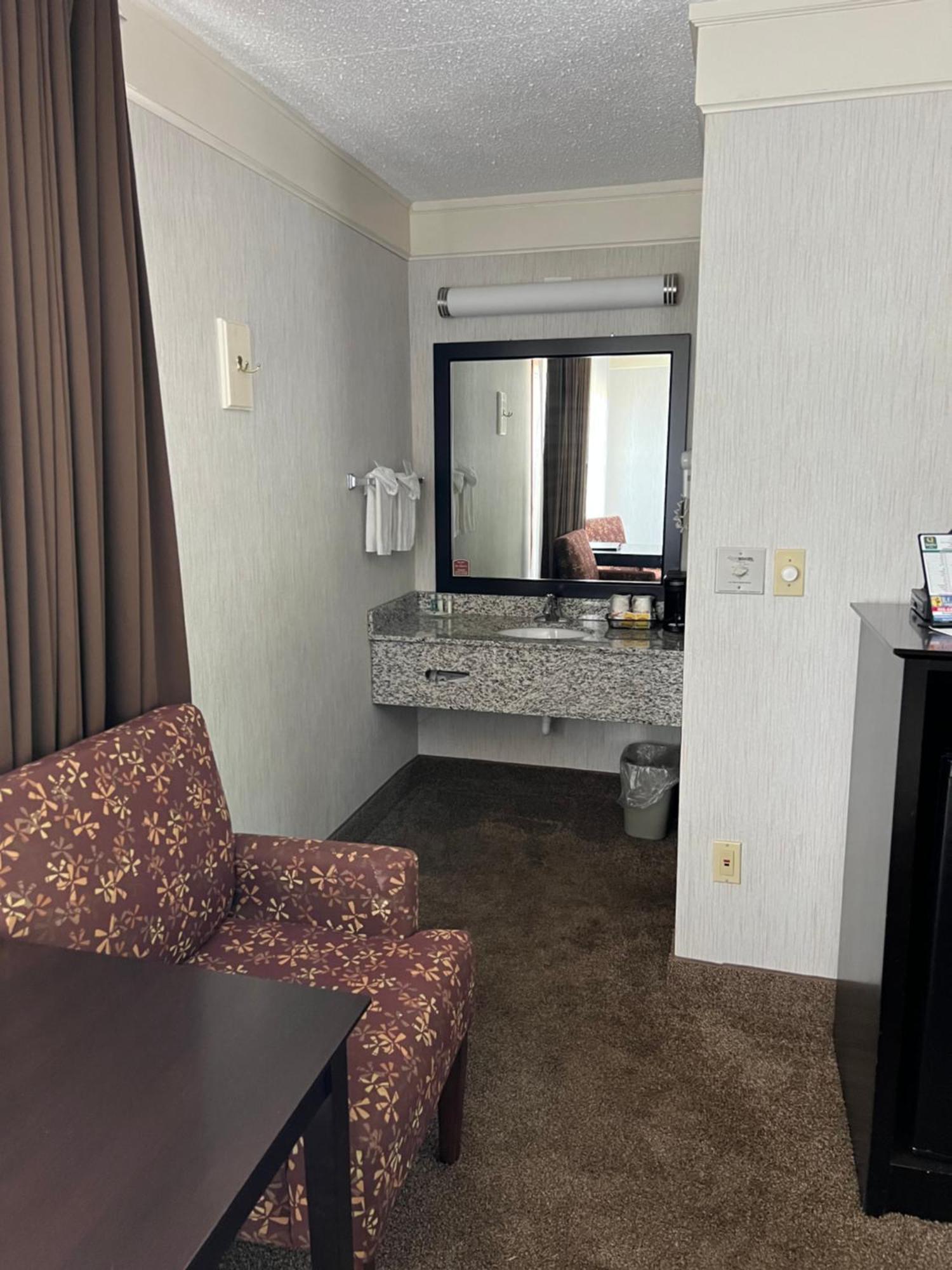 Quality Inn Lakefront Saint Ignace Exterior foto