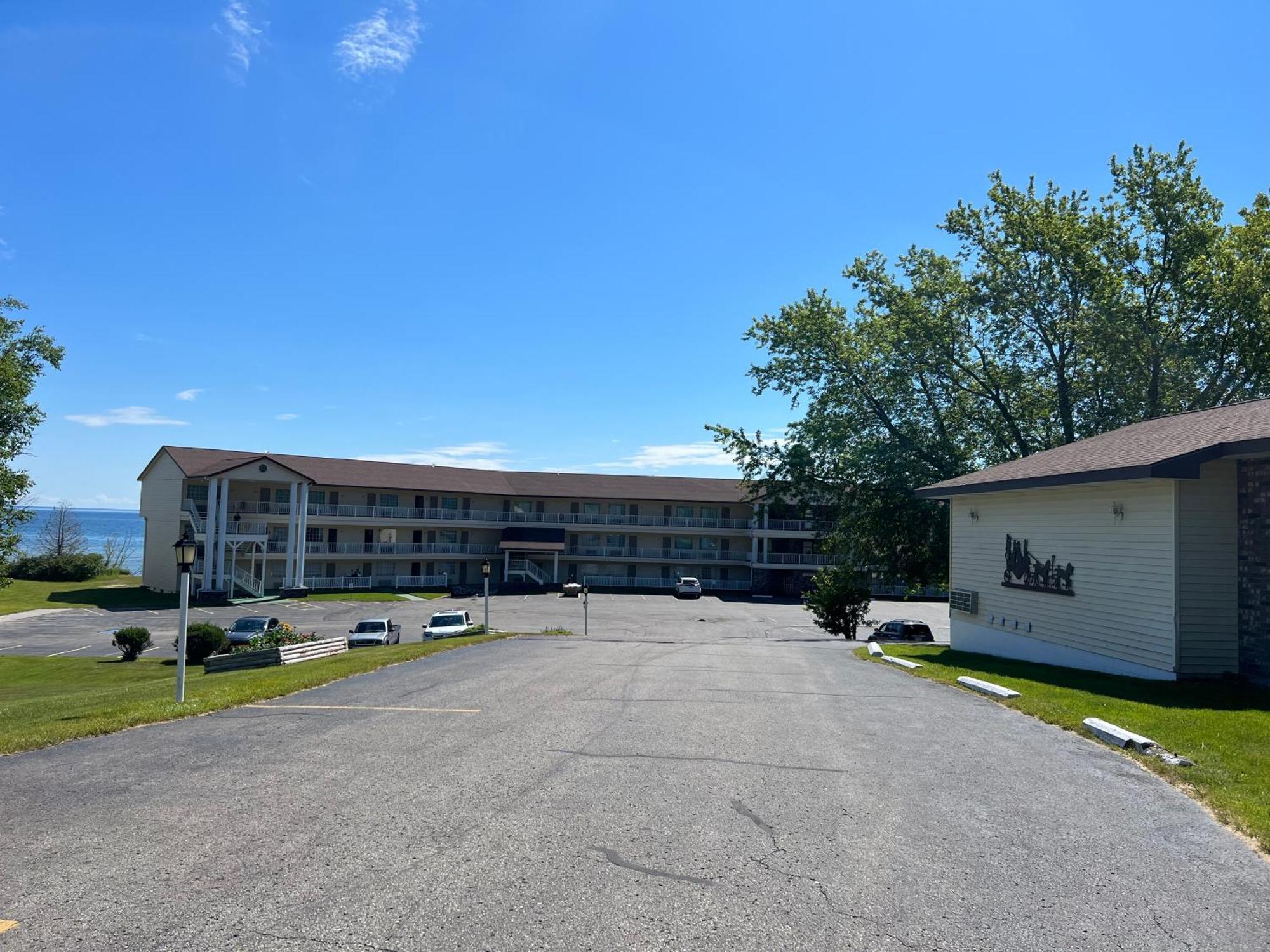 Quality Inn Lakefront Saint Ignace Exterior foto